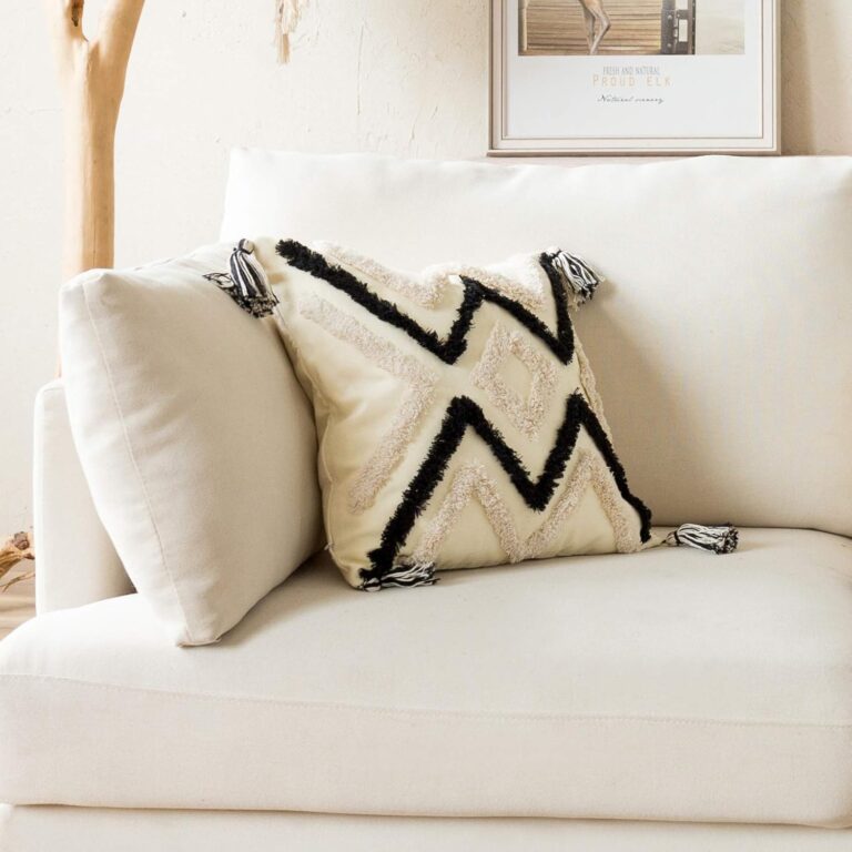 Textured Boho Tufted Throw Pillow Cover 71yqlh1rxml. ac sl1500
